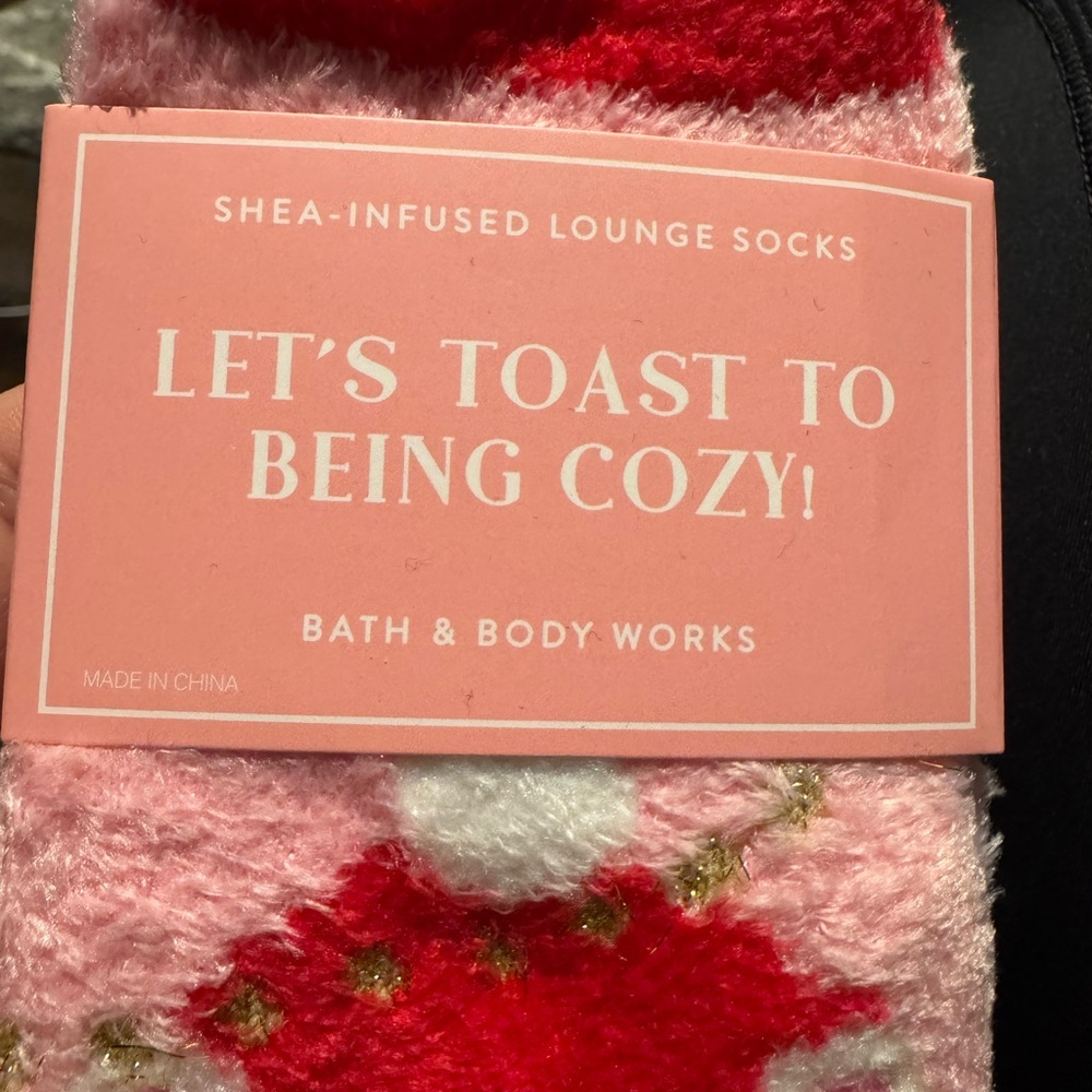 Bath & Body Works Shea-Infused Lounge Socks